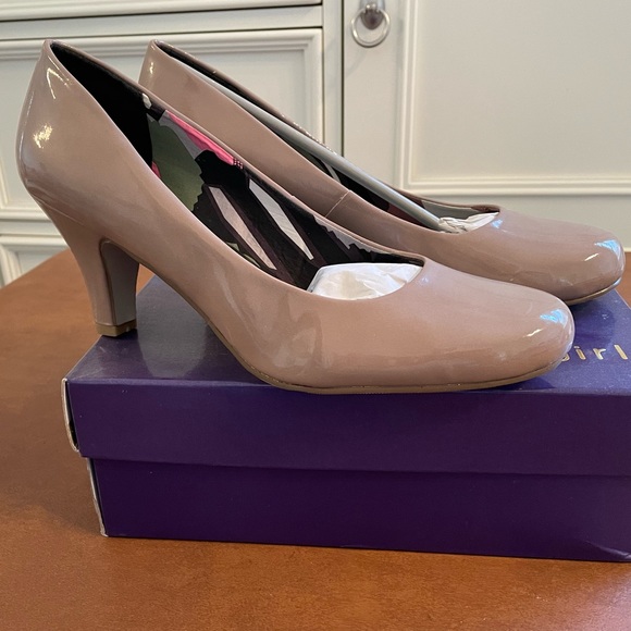 Madden Girl Unifyy heels shoes size 10- blush patent- never worn NWT - Picture 2 of 7